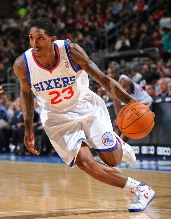 球队始终保 球队始终保