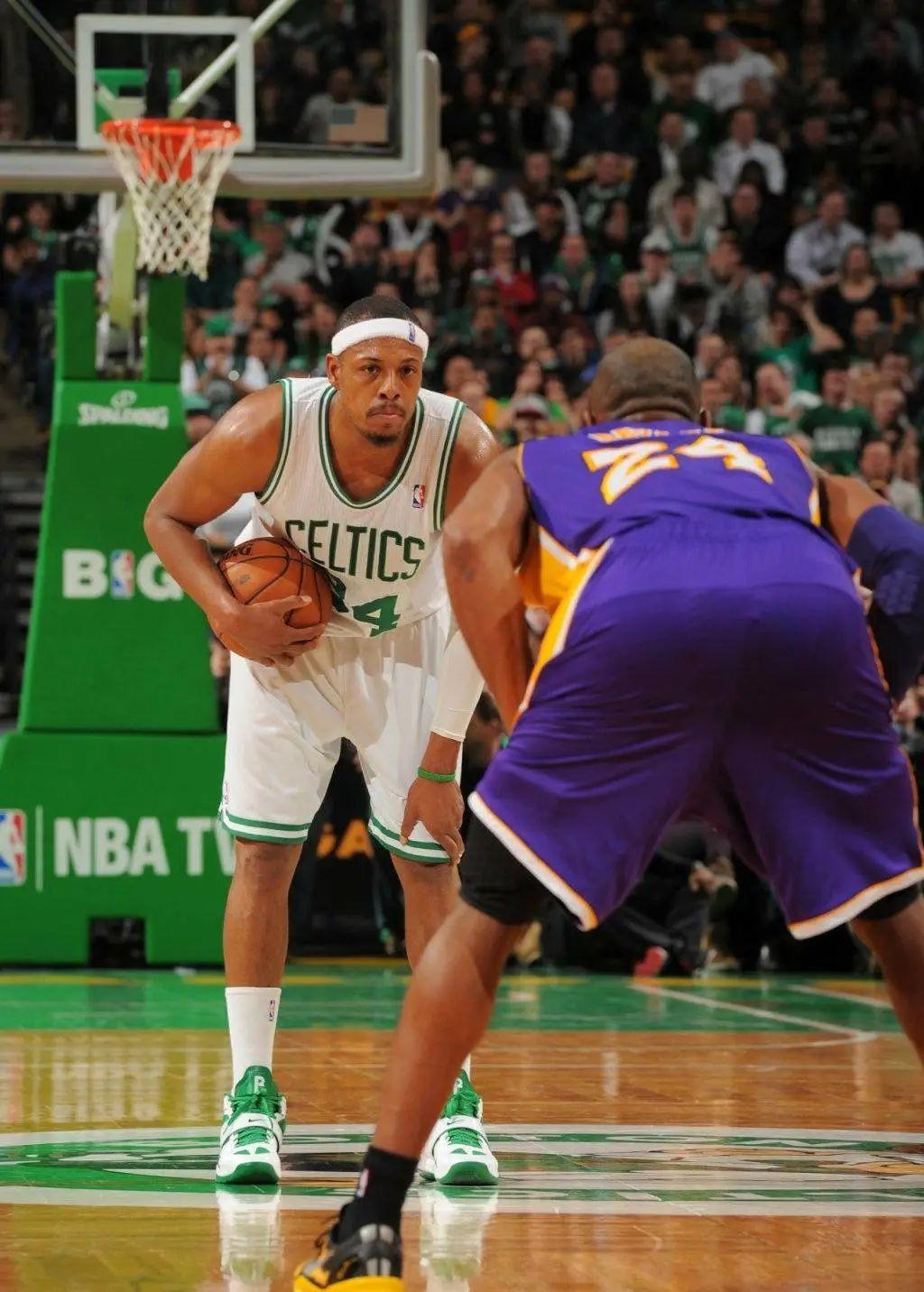 武器在侧翼 武器在侧翼